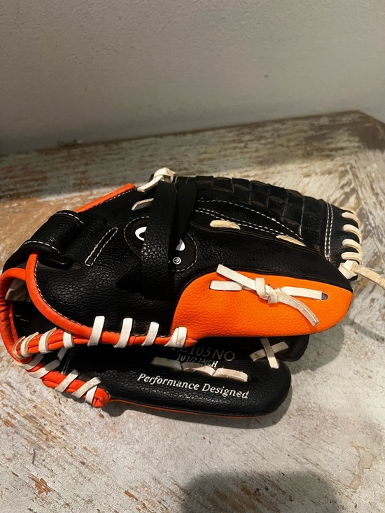 Rawlings Black and Orange Youth Baseball 10.5 inch Glove - Picture 2 of 5